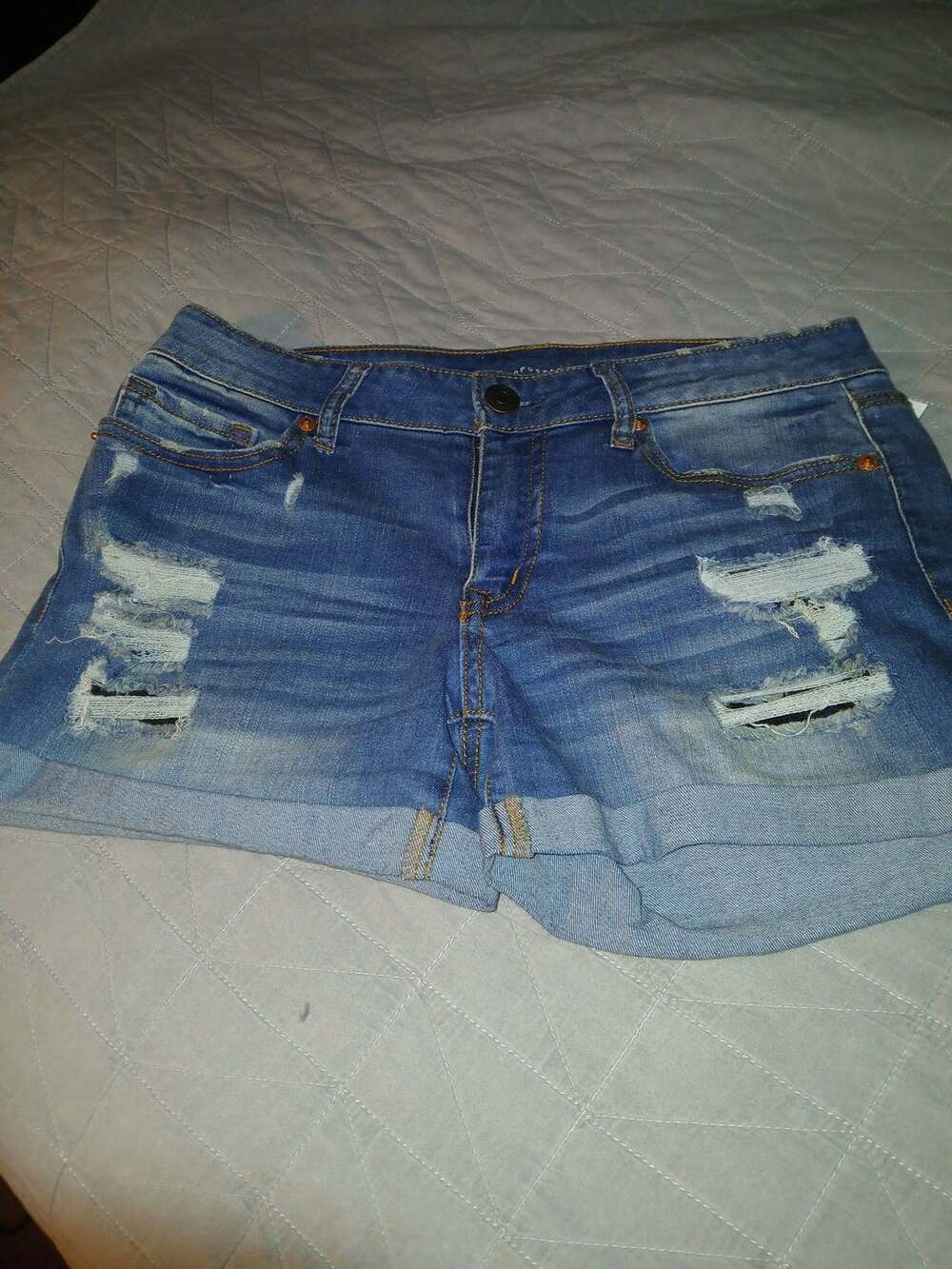 Aeropostale Distressed Cuffed Denim Shorts Size 6
